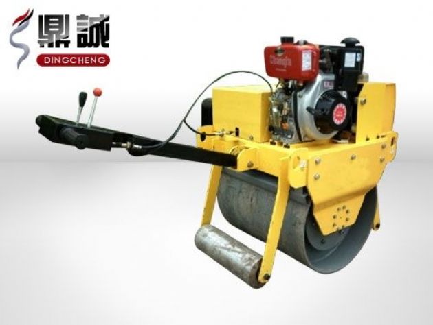 點(diǎn)擊查看詳細信息<br>標題：重型手扶式單鋼輪壓路機 閱讀次數：13666