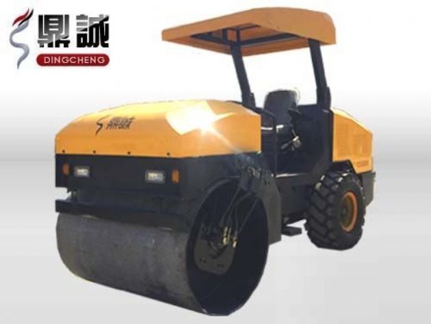 點(diǎn)擊查看詳細信息<br>標題：4噸單鋼輪振動(dòng)壓路機 閱讀次數：13945